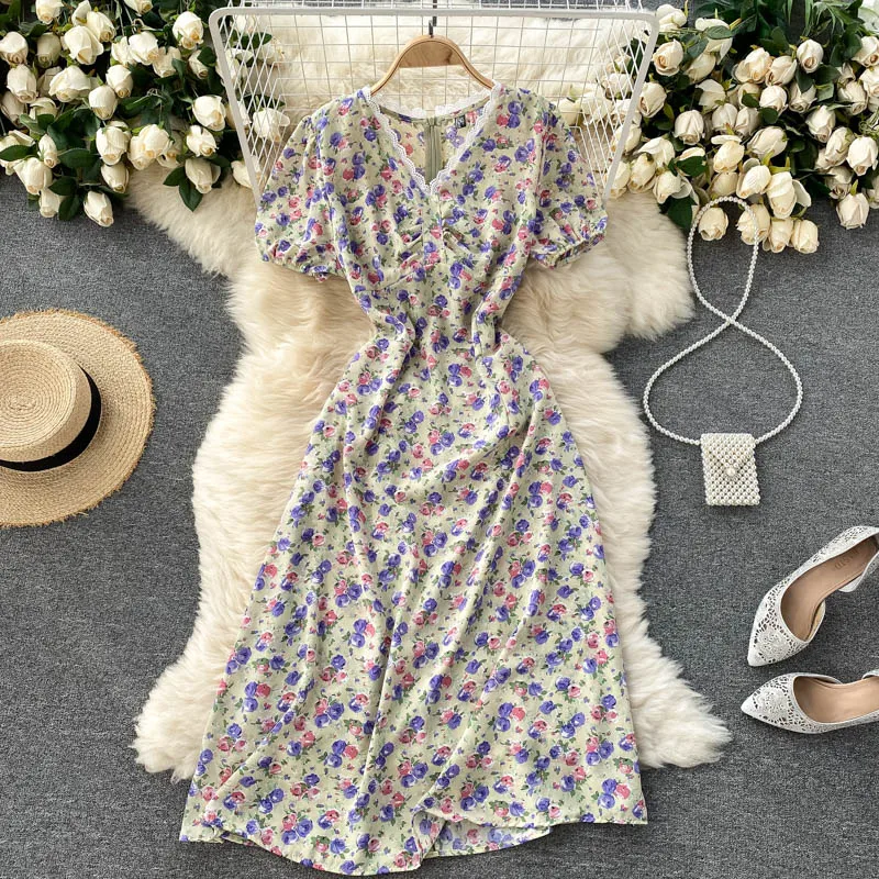 Summer new printing age reduction dresses for women V-neck temperament commuting cute woman dress Puff sleeve Dress 2021
Summer new printing age reduction dresses for women V-neck temperament commuting cute woman dress Puff sleeve Dress 2021