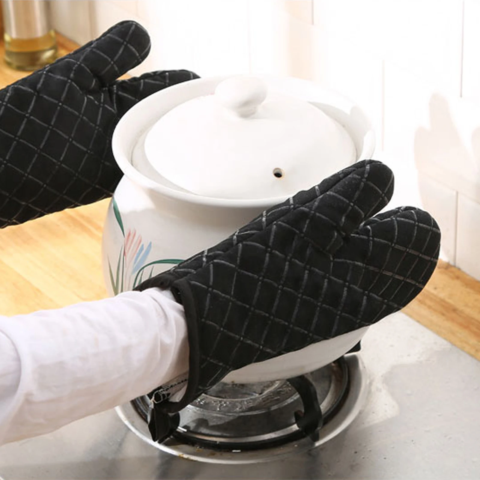 Kitchen Thickened Heat-insulating Gloves Microwave Oven Special Household Anti-scalding Gloves High Temperature Baking Tools 1PC
Kitchen Thickened Heat-insulating Gloves Microwave Oven Special Household Anti-scalding Gloves High Temperature Baking Tools 1PC
