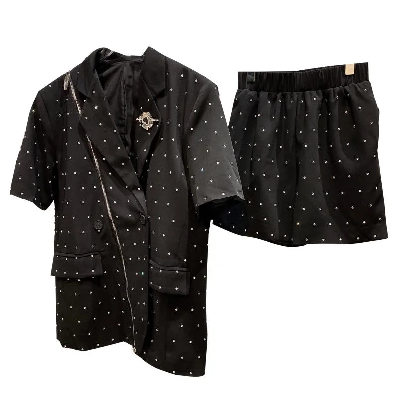 Star Water Drill Short Sleeve Inclined Zipper Suit Coat + Shorts For Women 2021 Summer New Two Piece Set 
Star Water Drill Short Sleeve Inclined Zipper Suit Coat + Shorts For Women 2021 Summer New Two Piece Set