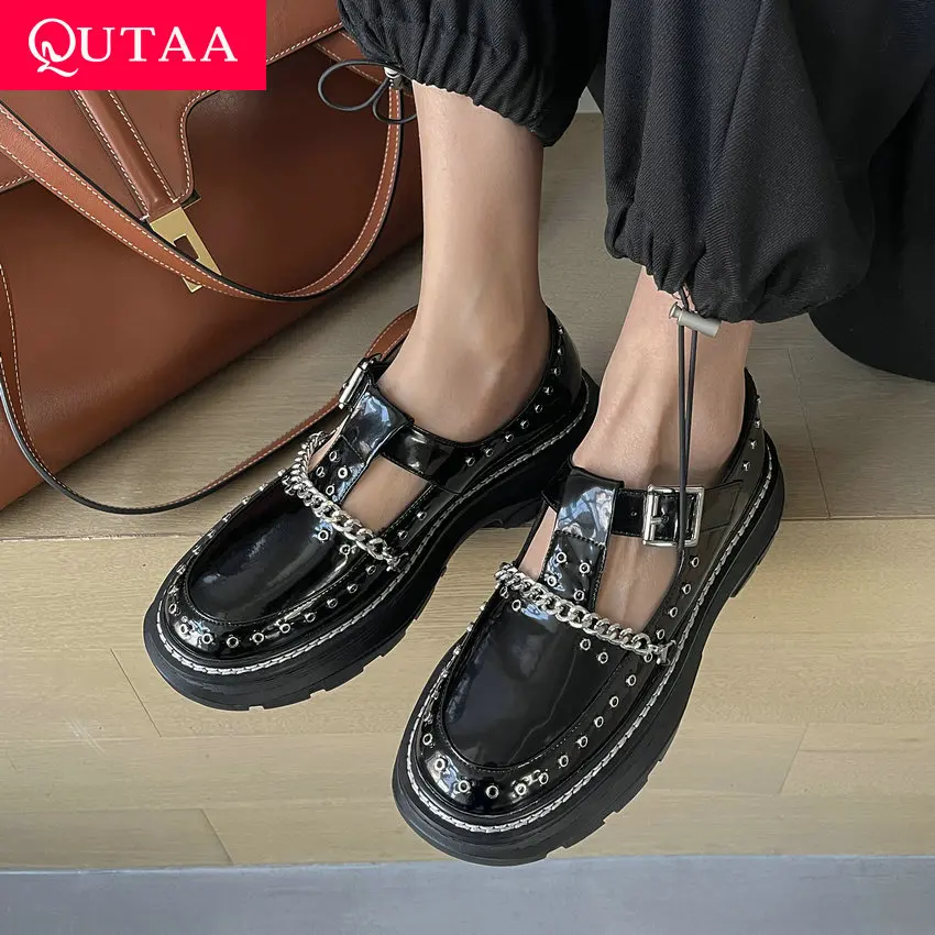 QUTAA 2021 Cow Patent Leather Platform Ladies Shoes Round Toe Med Heels Punk Chains T-strap Buckle Women Pumps Size 34-40
QUTAA 2021 Cow Patent Leather Platform Ladies Shoes Round Toe Med Heels Punk Chains T-strap Buckle Women Pumps Size 34-40