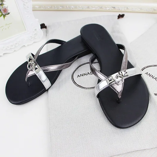 Sandals 2020 summer new cowhide women's slippers rivet candy color matching casual flip flop
Sandals 2020 summer new cowhide women's slippers rivet candy color matching casual flip flop