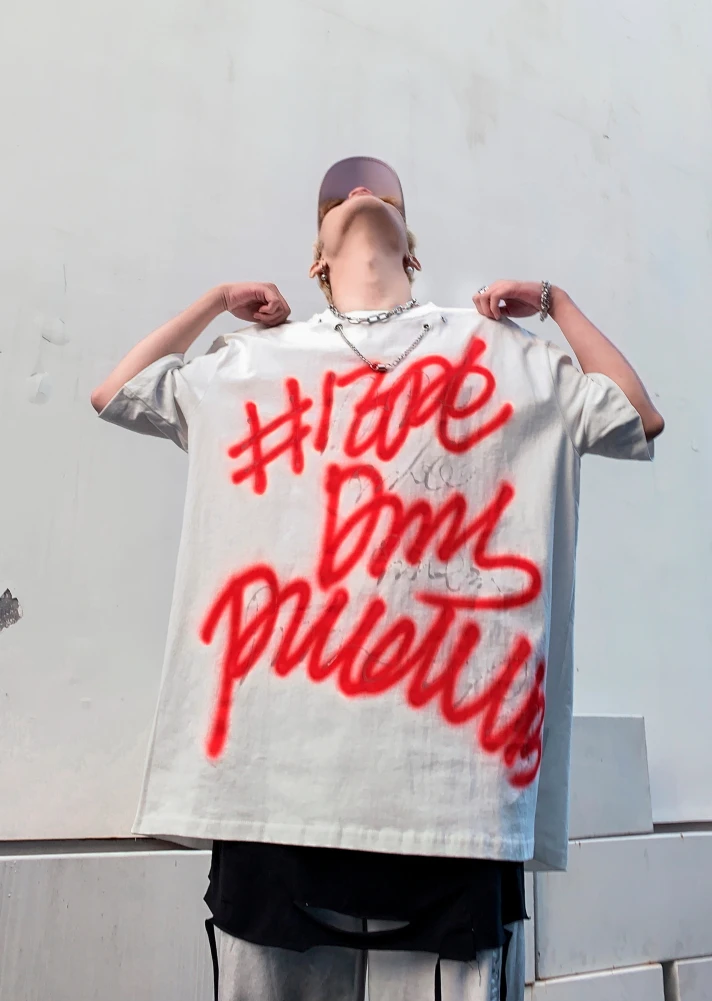 UNCLEDONJM Hip hop graffiti short sleeve t-shirt Necklace design harajuku t shirt for women 2021 Summer Oversized t-shirt B109
UNCLEDONJM Hip hop graffiti short sleeve t-shirt Necklace design harajuku t shirt for women 2021 Summer Oversized t-shirt B109