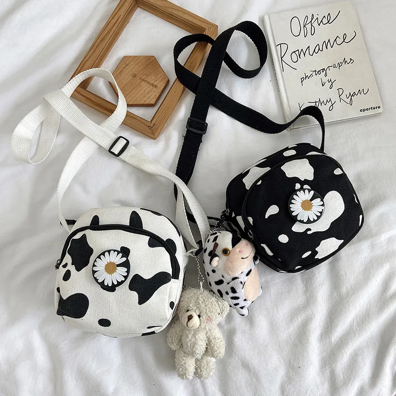 2021 The New Korean Version of A Small Daisy Shoulder Bag Cute Cow-shaped School Bag
2021 The New Korean Version of A Small Daisy Shoulder Bag Cute Cow-shaped School Bag