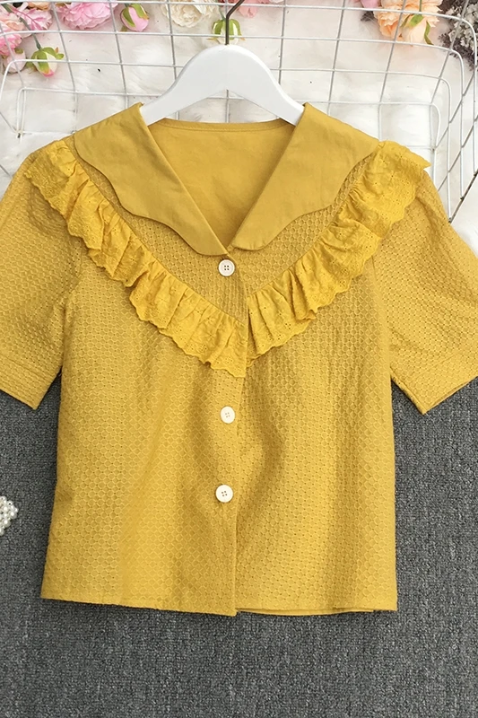 2021 New Summer Korean turn-down collar short sleeve Shirt Lace Ruffles patchwork single breasted short Shirt Top
2021 New Summer Korean turn-down collar short sleeve Shirt Lace Ruffles patchwork single breasted short Shirt Top