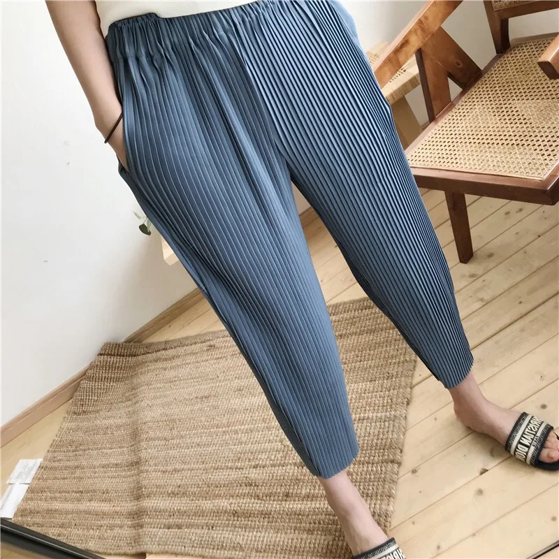 Летние Плиссированные брюки Miyake, Корейская версия, повседневная демонстрация, тонкие, свободно свисающие, 9 точек 
Летние Плиссированные брюки Miyake, Корейская версия, повседневная демонстрация, тонкие, свободно свисающие, 9 точек