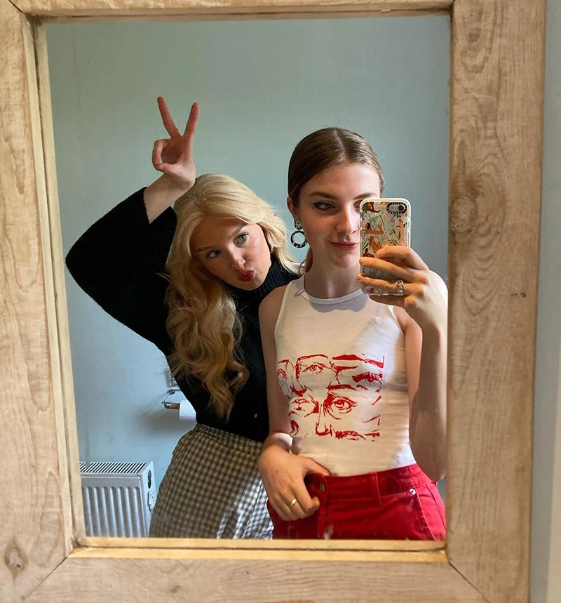 Vintage Sleeveless Tank Top E-Girl Graphic Eye Printed Sweat Vest Y2K Aesthetic Harajuku Streetwear Women Slim Fit Crop Female
Vintage Sleeveless Tank Top E-Girl Graphic Eye Printed Sweat Vest Y2K Aesthetic Harajuku Streetwear Women Slim Fit Crop Female