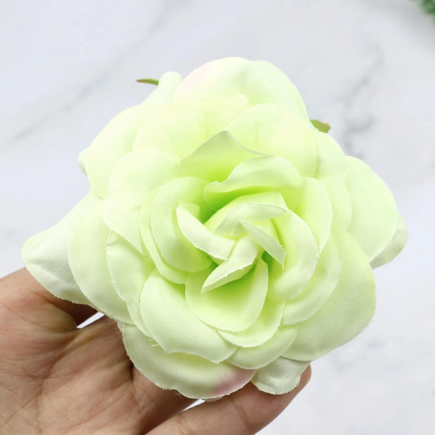Lulang 100PCS 9cm Silk Roses Flower Head Artificial Flowers Heads for Wedding Accessories Make Bridal Hair Clips Headbands Dress
Lulang 100PCS 9cm Silk Roses Flower Head Artificial Flowers Heads for Wedding Accessories Make Bridal Hair Clips Headbands Dress