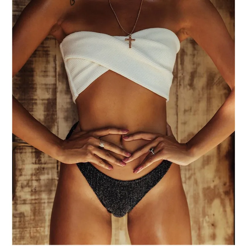 Бикини-бандо для женщин, однотонный Блестящий купальник, женские стринги с высоким вырезом, купальник из двух частей, женский сексуальный т... 
Бикини-бандо для женщин, однотонный Блестящий купальник, женские стринги с высоким вырезом, купальник из двух частей, женский сексуальный т...