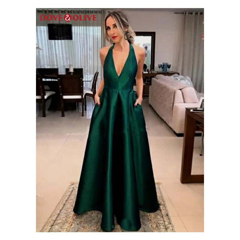 Women Hunter Green Prom Dresses 2020 Elegant Halter Neck With Bow Formal Party Backless Elegant Evening Gowns vestidos de gala
Women Hunter Green Prom Dresses 2020 Elegant Halter Neck With Bow Formal Party Backless Elegant Evening Gowns vestidos de gala