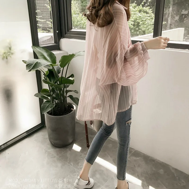 Womens Blouses Plus Size Loose Striped Summer Chiffon Shirts Lightweight Causal Sun-proof Thin Tops Outerwear
Womens Blouses Plus Size Loose Striped Summer Chiffon Shirts Lightweight Causal Sun-proof Thin Tops Outerwear