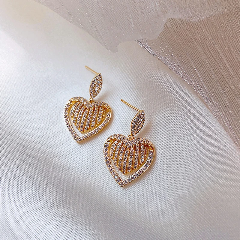 Yaologe Gorgeous Bright Striped Shape Heart Earrings 2020 Fashion New Golden Earrings For Women Gift Party Wedding Jewelry
Yaologe Gorgeous Bright Striped Shape Heart Earrings 2020 Fashion New Golden Earrings For Women Gift Party Wedding Jewelry