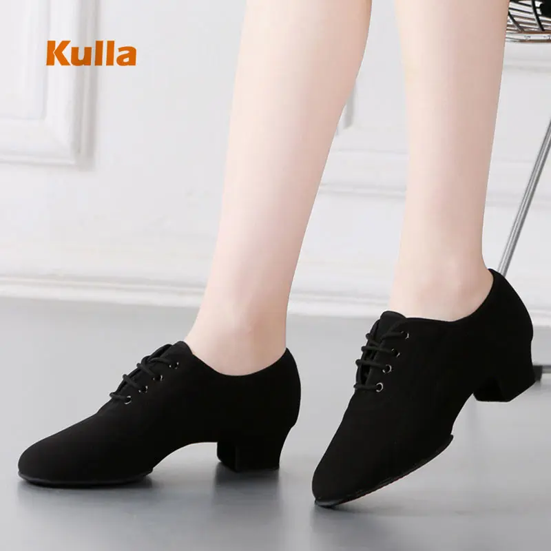 Men's Children's Oxford fabric Latin Dance Shoes Salsa Black Soft Sole Boys Breathable Modern Ballroom Tango Dancing Shoes 4 cm
Men's Children's Oxford fabric Latin Dance Shoes Salsa Black Soft Sole Boys Breathable Modern Ballroom Tango Dancing Shoes 4 cm