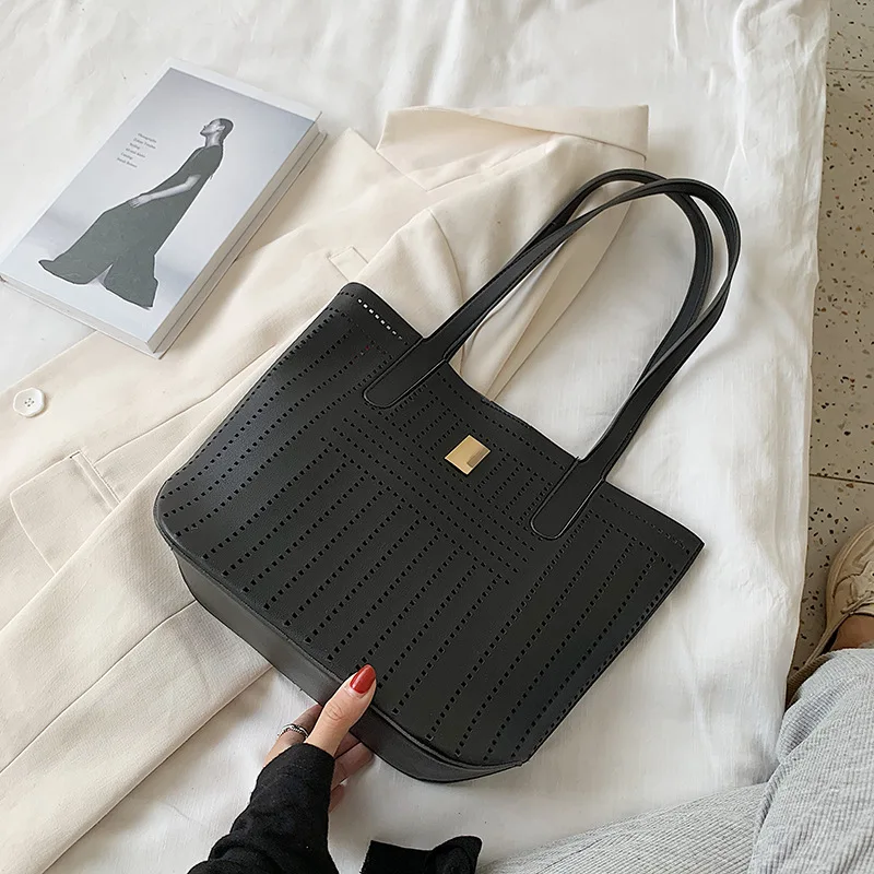 2021 Spring and Summer New Handbag Wild Simple Fashion Hollow Handbag Shoulder Messenger Bag Tide Mother-in-law Bag
2021 Spring and Summer New Handbag Wild Simple Fashion Hollow Handbag Shoulder Messenger Bag Tide Mother-in-law Bag