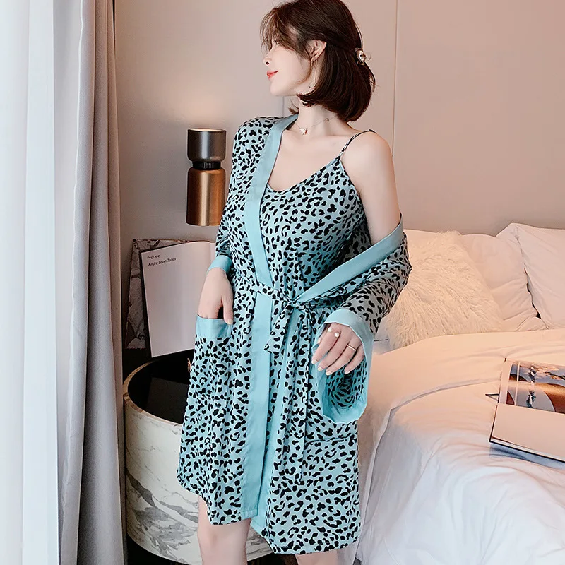 Blue Leopard Sleepwear Sexy Women Nightgown Nighty&Robe Set Casual Silky Kimono Bathrobe Gown Satin Nightwear Home Colthes
Blue Leopard Sleepwear Sexy Women Nightgown Nighty&Robe Set Casual Silky Kimono Bathrobe Gown Satin Nightwear Home Colthes
