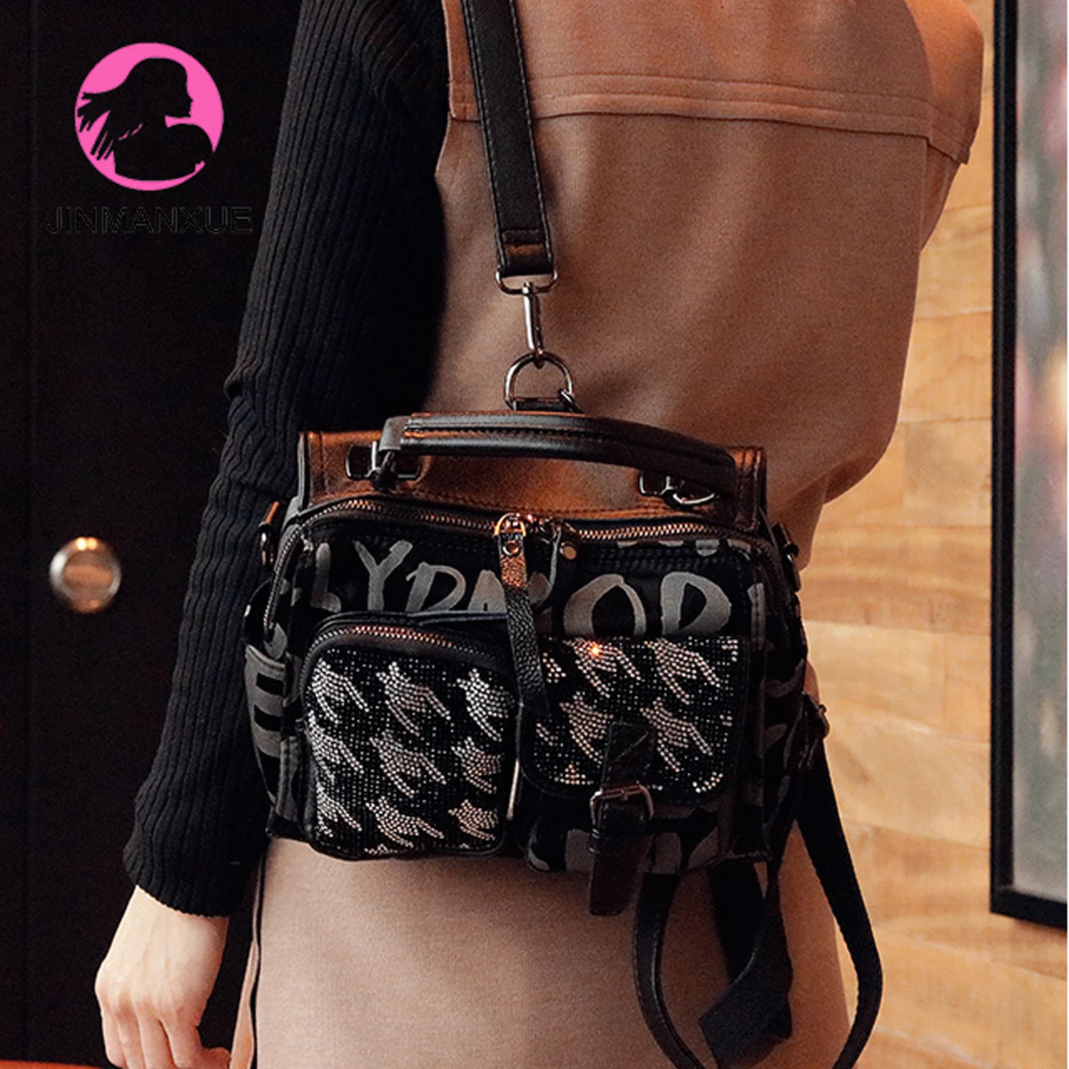 Travel Letter Bag Female Tide Soft Leather Shoulder Bag Fashion Hot Rhinestone Multi Purpose Handbag All-Match Messenger Bag
Travel Letter Bag Female Tide Soft Leather Shoulder Bag Fashion Hot Rhinestone Multi Purpose Handbag All-Match Messenger Bag