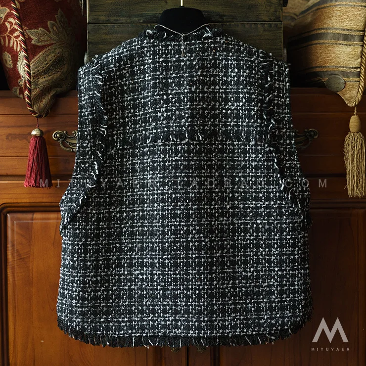 Floral Yarn Blended Fringe Tweed Pearl Button Vest Jacket 2020 New Women's Cardigan 
Floral Yarn Blended Fringe Tweed Pearl Button Vest Jacket 2020 New Women's Cardigan