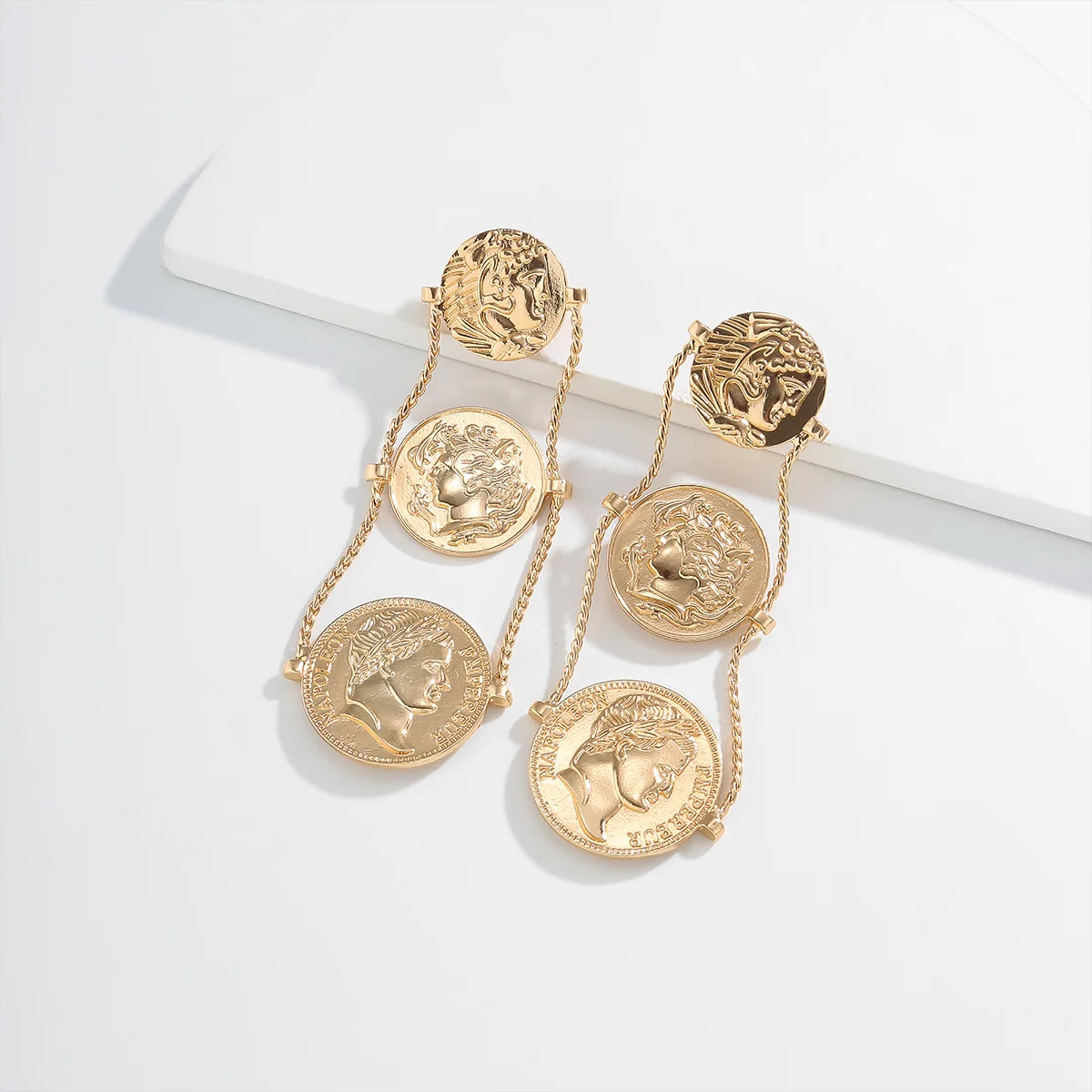 Fashion Exaggerated Disc Accessory Earrings, Simple Temperament, Wild Trendy Woman Like Earrings
Fashion Exaggerated Disc Accessory Earrings, Simple Temperament, Wild Trendy Woman Like Earrings