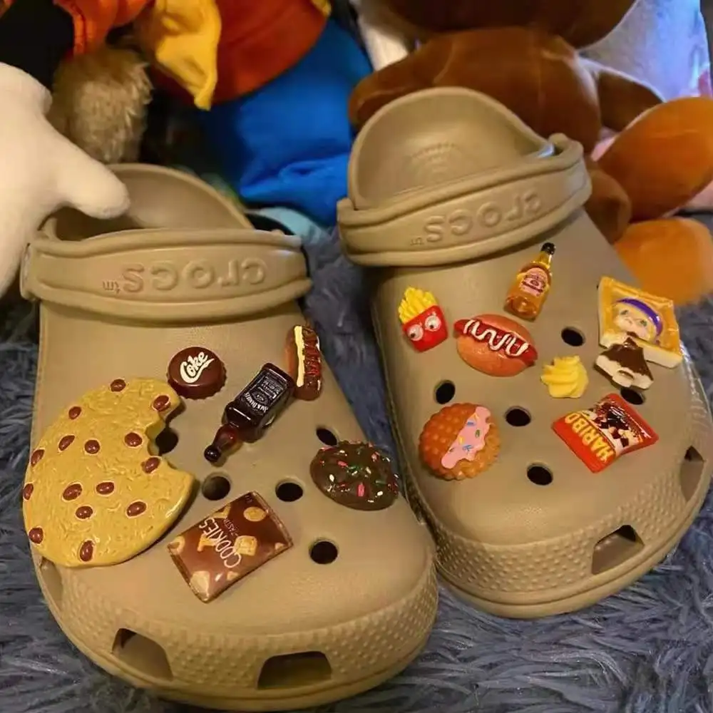 Cute Cool Bundle Snack Set Three-dimensional Shoe Buckle Croc Charms Designer Lovely Burger Fries Pizza Decoration Croc Charms
Cute Cool Bundle Snack Set Three-dimensional Shoe Buckle Croc Charms Designer Lovely Burger Fries Pizza Decoration Croc Charms