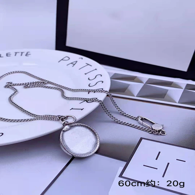 Female fashion antique S925 sterling silver rattlesnake pattern round card pendant necklace original high quality jewelry gift
Female fashion antique S925 sterling silver rattlesnake pattern round card pendant necklace original high quality jewelry gift