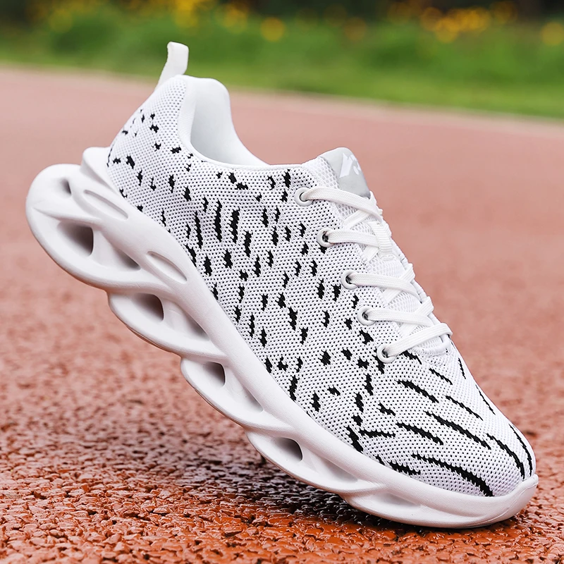 Basketball shoes 2021 summer new men's shoes sports shoes breathable Joker Korean running shoes lightweight shoes
Basketball shoes 2021 summer new men's shoes sports shoes breathable Joker Korean running shoes lightweight shoes
