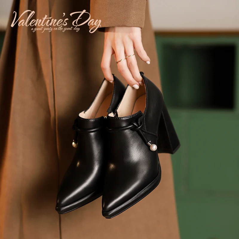 Туфли-Лоферы женские из натуральной кожи на высоком каблуке, 33-41 см
Туфли-Лоферы женские из натуральной кожи на высоком каблуке, 33-41 см