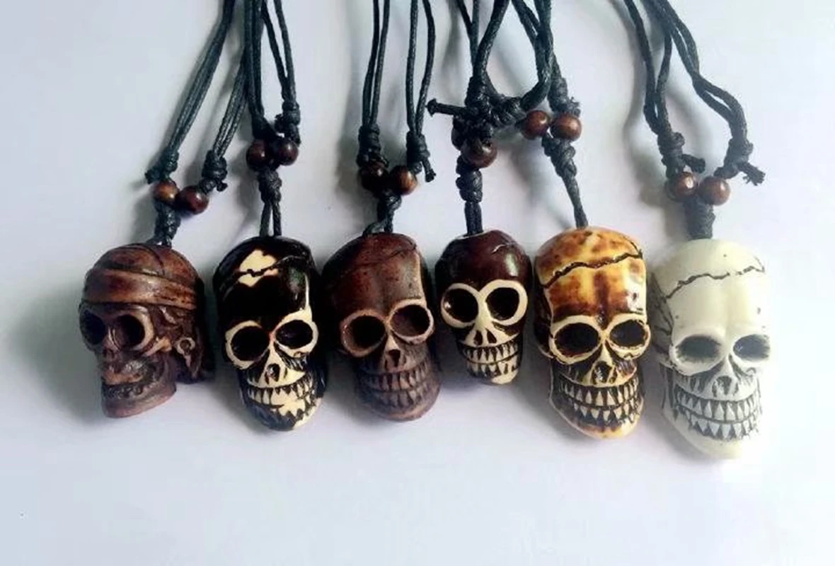 12 pcs Accessories Cool Men Women's Surfing Imitation Carved demon mixed skull totem Choker Necklace Lucky Gift
12 pcs Accessories Cool Men Women's Surfing Imitation Carved demon mixed skull totem Choker Necklace Lucky Gift