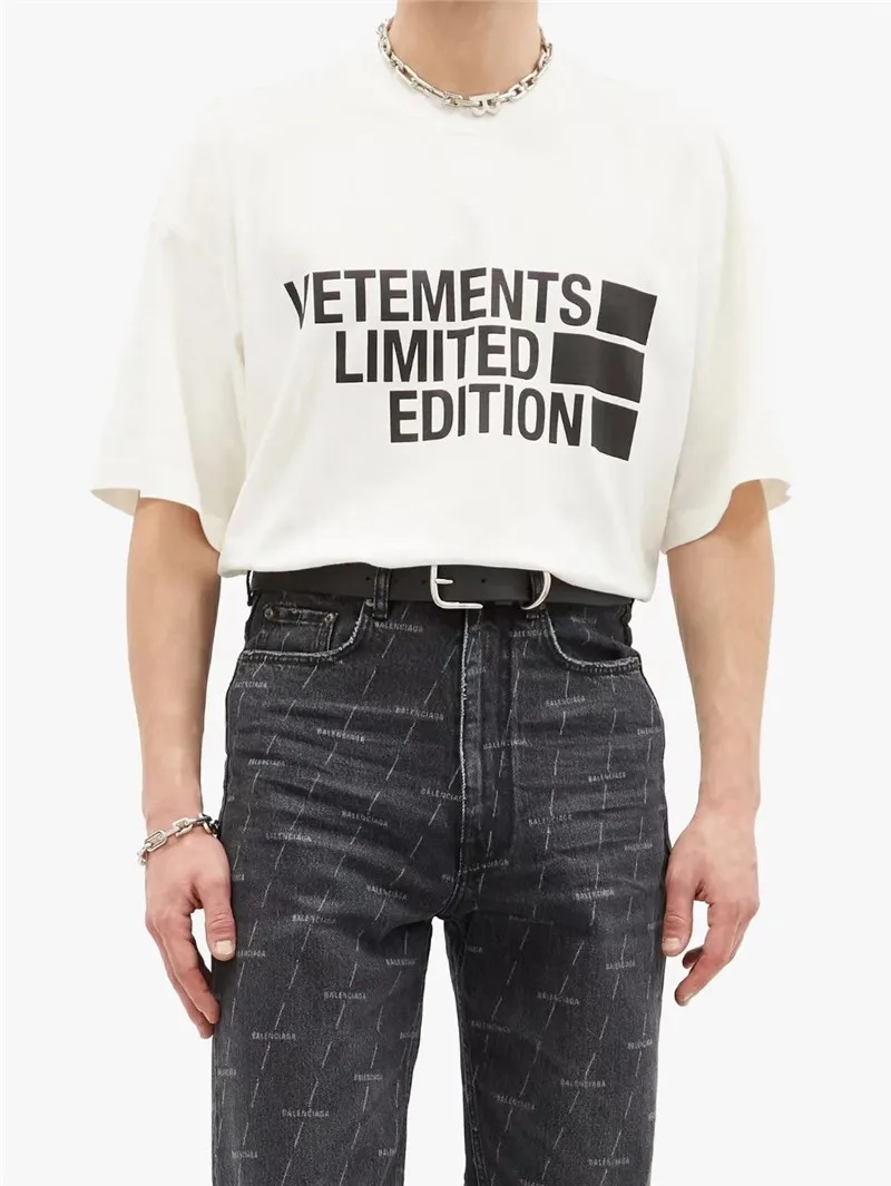 2021ss Oversize VETEMENTS LIMITED EDITION T-shirt Men Women 1:1 Best Version VETEMENTS Tee Logo Graphic Printed VTM Tops
2021ss Oversize VETEMENTS LIMITED EDITION T-shirt Men Women 1:1 Best Version VETEMENTS Tee Logo Graphic Printed VTM Tops