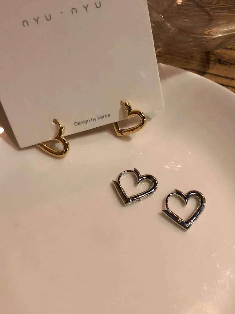 2021 Hot Selling Fashion Exquisite Love Stud Earrings Women's Simple Style Earrings Environmentally Friendly Metal Fine Jewelry
2021 Hot Selling Fashion Exquisite Love Stud Earrings Women's Simple Style Earrings Environmentally Friendly Metal Fine Jewelry