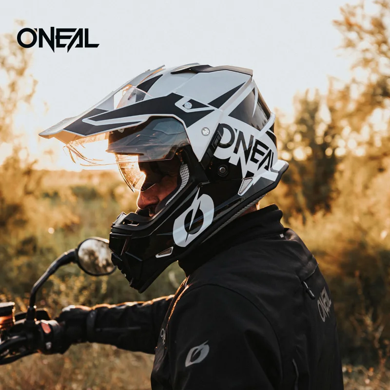 United States oneal helmet men's motorcycle personality cool off-road motorcycle helmet four seasons anti-fog pull helmet men.
United States oneal helmet men's motorcycle personality cool off-road motorcycle helmet four seasons anti-fog pull helmet men.