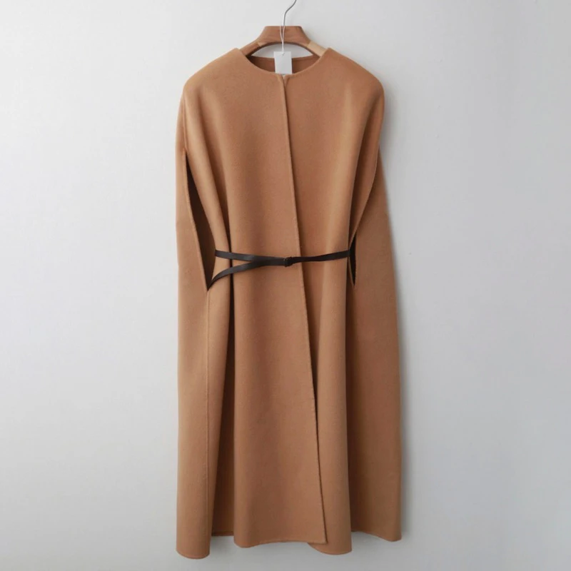SONDR 2020 Autumn Winter Female Fashion Woolen Overcoat Over Knee Style Shawl Round Neck Loose Sleeveless Minimalist
SONDR 2020 Autumn Winter Female Fashion Woolen Overcoat Over Knee Style Shawl Round Neck Loose Sleeveless Minimalist