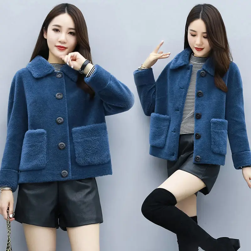 Imitation cashmere coat women's short loose thickened imitation fur one new trend of granular cashmere in winter 2021
Imitation cashmere coat women's short loose thickened imitation fur one new trend of granular cashmere in winter 2021