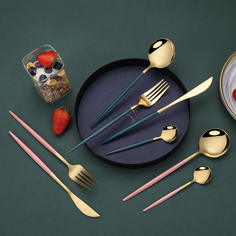 304 Stainless Steel Golden Cutlery Set Black Luxury Dinnerware Set Kitchen Cutlery Mirror Polishing Fork Spoons Knives Set 4Pcs
304 Stainless Steel Golden Cutlery Set Black Luxury Dinnerware Set Kitchen Cutlery Mirror Polishing Fork Spoons Knives Set 4Pcs