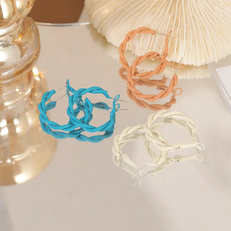 Summer Round Stud Earrings White Winding Alphabet C Ear Studs Orange Temperament Light Blue Stud Earrings Girl Gifts For Friends
Summer Round Stud Earrings White Winding Alphabet C Ear Studs Orange Temperament Light Blue Stud Earrings Girl Gifts For Friends