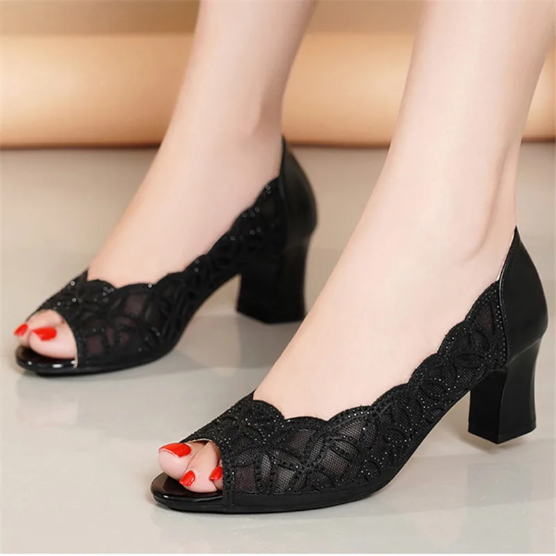 New Fish Mouth Water Drill Sandals Thick Heel Leather Rhinestone Hollow Summer Mommy Women Shoes Soft Zapatillas mujer
New Fish Mouth Water Drill Sandals Thick Heel Leather Rhinestone Hollow Summer Mommy Women Shoes Soft Zapatillas mujer