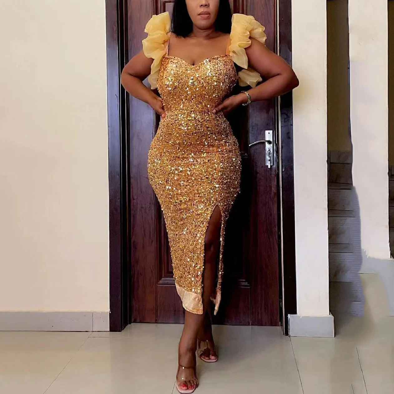 African Ladies Christmas Dress for Women Sequined Ruffles Sleeve Bodycon High Split Square Neck Luxury Evening Night Party Dress
African Ladies Christmas Dress for Women Sequined Ruffles Sleeve Bodycon High Split Square Neck Luxury Evening Night Party Dress