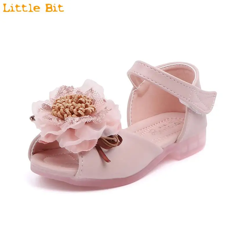Children's Fish Mouth Sandals Girl Lace Big Flower Princess Crystal Soft Bottom
Children's Fish Mouth Sandals Girl Lace Big Flower Princess Crystal Soft Bottom
