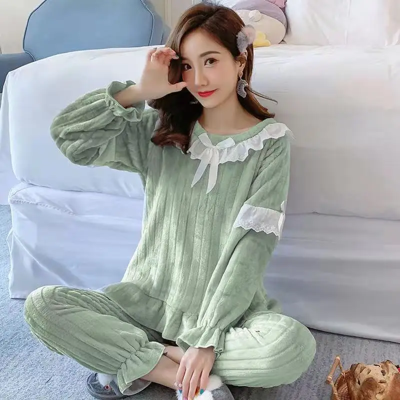 2021 Winter Women's Pajamas Korean Fashion Kawaii Home Clothes Thick Coral Velvet Sleepwear Set Woman 2 Piece Trouser Suits
2021 Winter Women's Pajamas Korean Fashion Kawaii Home Clothes Thick Coral Velvet Sleepwear Set Woman 2 Piece Trouser Suits