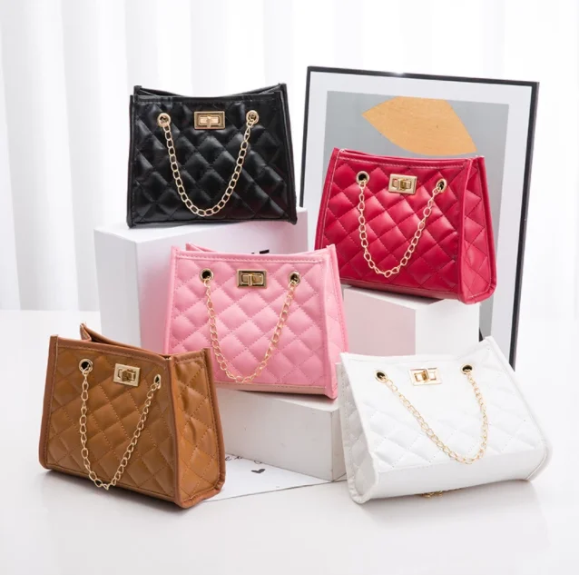 2021 new style handbag small fragrance bag Yuantong bag female diagonal cylindrical chain Yuantong bowling bag XB1006
2021 new style handbag small fragrance bag Yuantong bag female diagonal cylindrical chain Yuantong bowling bag XB1006
