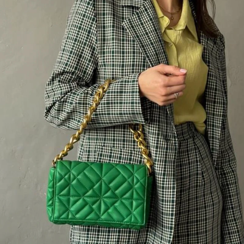 Soft Pu Leather Chain Metal Large-Capacity Shoulder Bag Purses and Handbags Luxury Designer Green Clutch Tote Bags for Women
Soft Pu Leather Chain Metal Large-Capacity Shoulder Bag Purses and Handbags Luxury Designer Green Clutch Tote Bags for Women