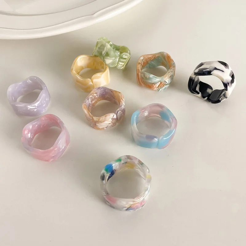 2021 Hot Sale Korean Fashion Colorful Acrylic Resin Rings for Women Vintage Geometric Rings Party Wedding Jewelry Girl Gifts
2021 Hot Sale Korean Fashion Colorful Acrylic Resin Rings for Women Vintage Geometric Rings Party Wedding Jewelry Girl Gifts