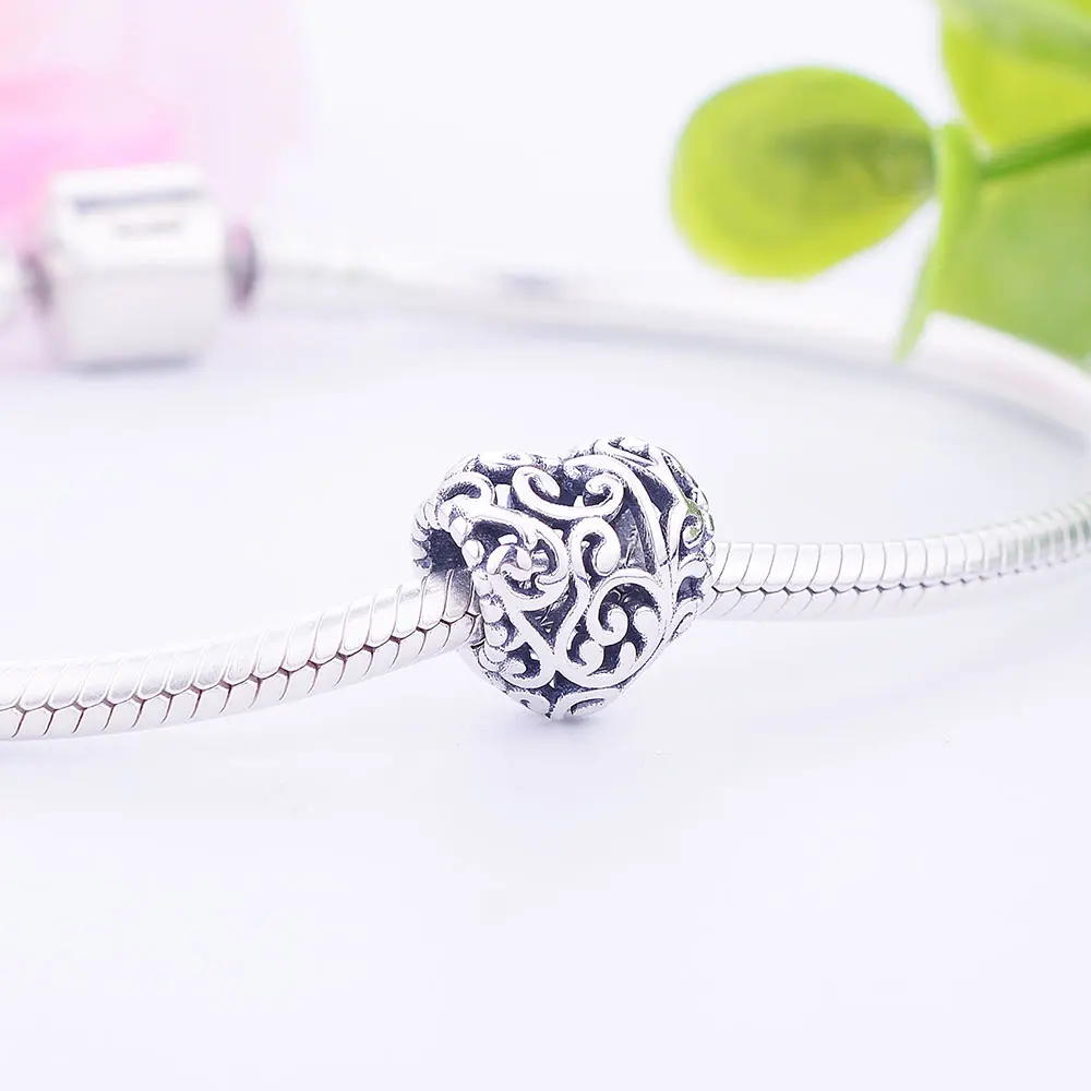 2018 Winter Collection 925 Sterling Silver Heart Charms Beads Fit Original Pandora Charms Bracelet DIY Jewelry Girl Making Gift
2018 Winter Collection 925 Sterling Silver Heart Charms Beads Fit Original Pandora Charms Bracelet DIY Jewelry Girl Making Gift