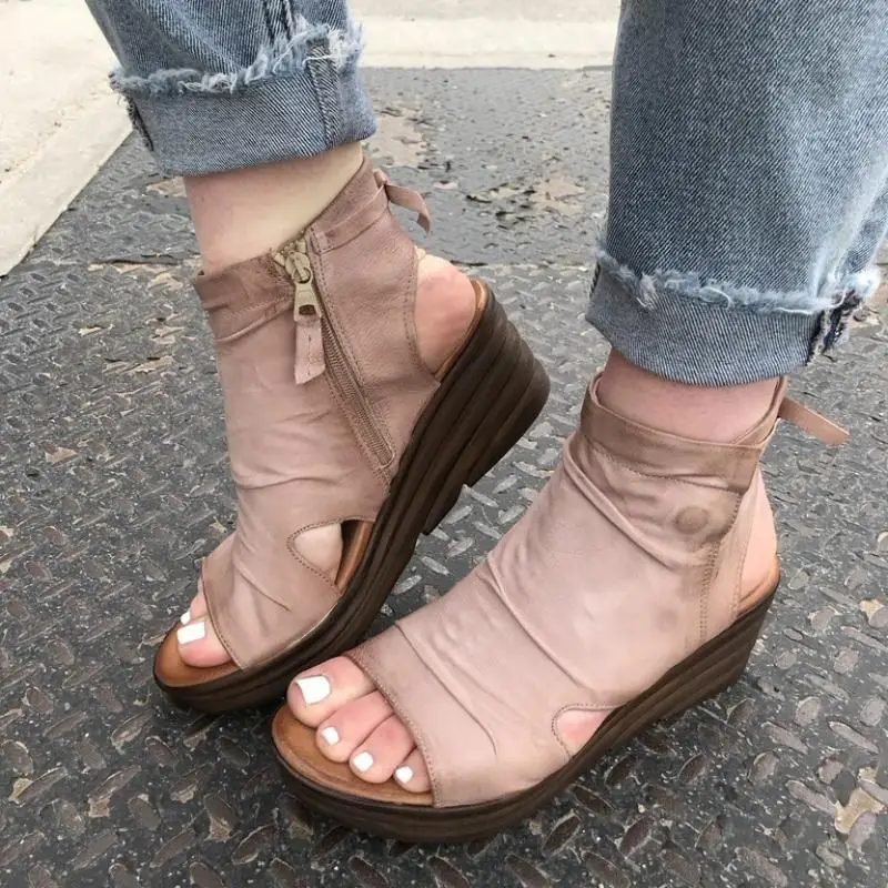 Женские кожаные босоножки, на платформе, с молнией, однотонные, удобные, мягкие
Женские кожаные босоножки, на платформе, с молнией, однотонные, удобные, мягкие