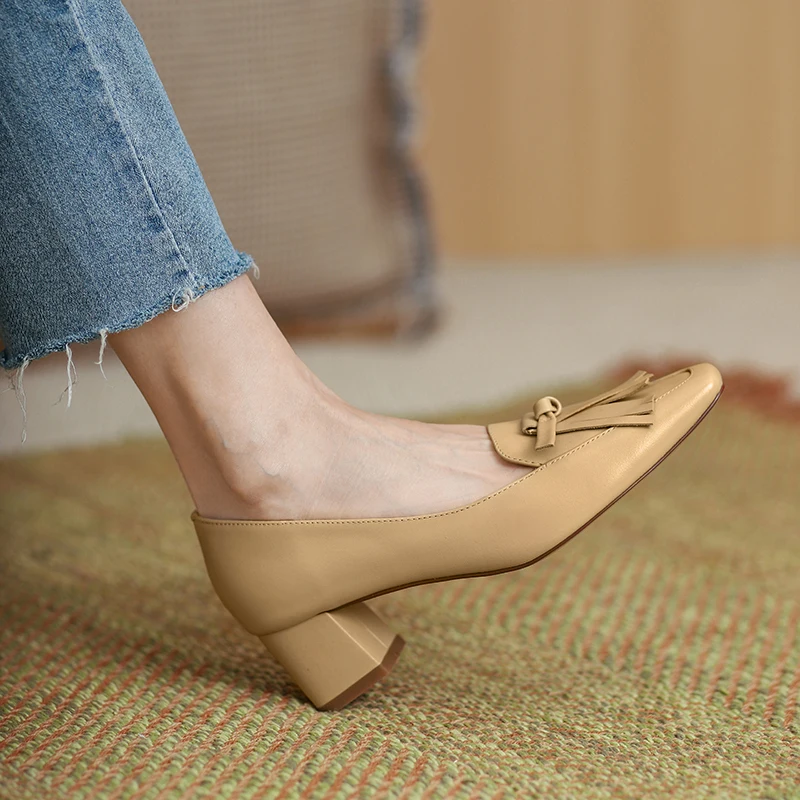 2021 Retro Women's Shoes Shallow Medium High Heels Pumps Square Toe Shoes for Women Genuine Leather Working Party Shoes Woman
2021 Retro Women's Shoes Shallow Medium High Heels Pumps Square Toe Shoes for Women Genuine Leather Working Party Shoes Woman