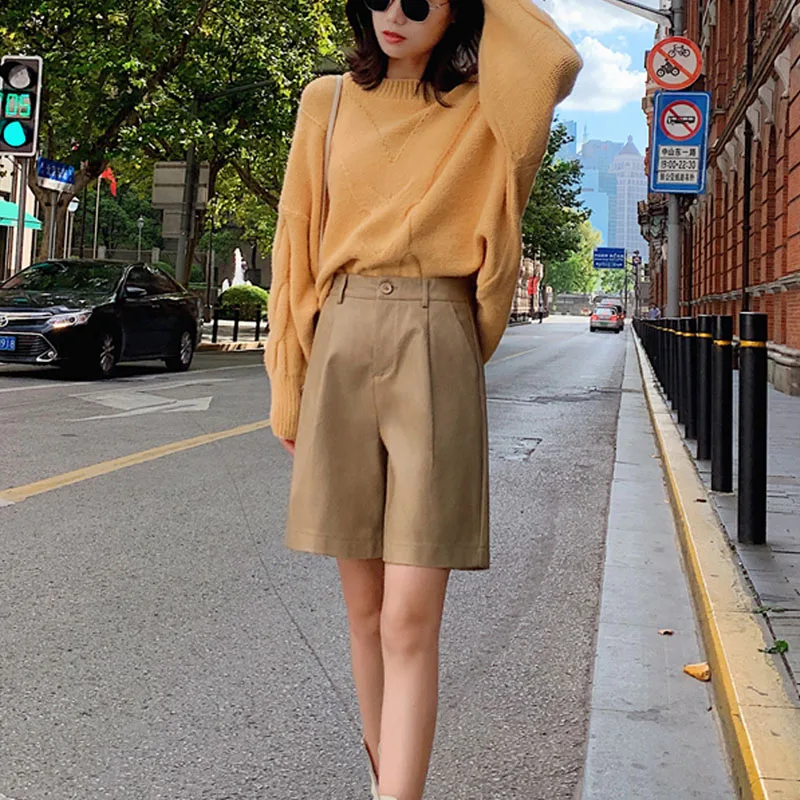 2021 Baggy Women Shorts High Summer Waist Wide Leg Pants Shorts for Women Pu Leather Pants Women's Clothing Short Femme 10995
2021 Baggy Women Shorts High Summer Waist Wide Leg Pants Shorts for Women Pu Leather Pants Women's Clothing Short Femme 10995