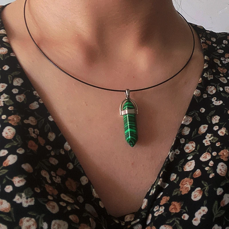 Natural Stone Crystal Handmade Hexagonal Prism Pendant Chain Choker Necklace For Women Leather Chain Vintage Woman Jewelry
Natural Stone Crystal Handmade Hexagonal Prism Pendant Chain Choker Necklace For Women Leather Chain Vintage Woman Jewelry