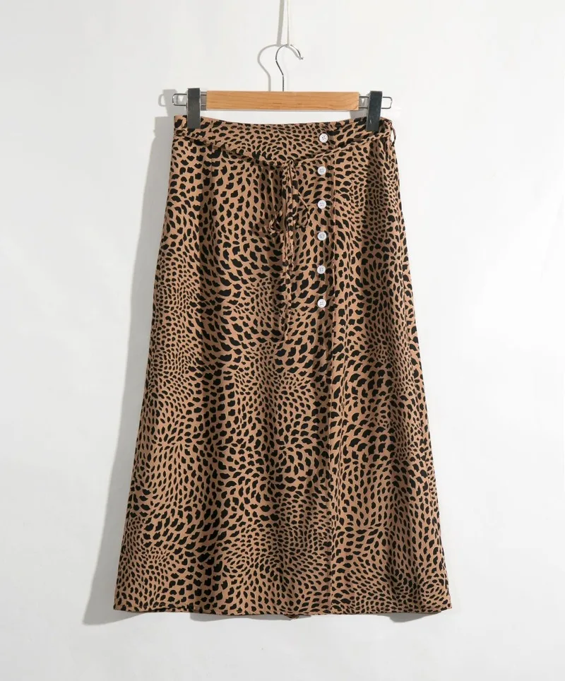 Women Cute Leopard Pattern Skirts Korean Button A-LIne High Waist Faldas Mujer Vintage Fashion Streetwear Midi Skirt 
Women Cute Leopard Pattern Skirts Korean Button A-LIne High Waist Faldas Mujer Vintage Fashion Streetwear Midi Skirt