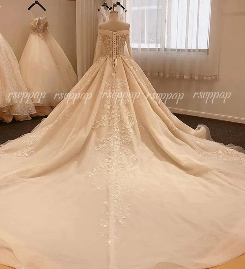 Vintage V-neck Ball Gown Luxury Beaded 3D Flower Bride Wedding Gowns Lace Long Sleeve Women Wedding Dress 2020
Vintage V-neck Ball Gown Luxury Beaded 3D Flower Bride Wedding Gowns Lace Long Sleeve Women Wedding Dress 2020