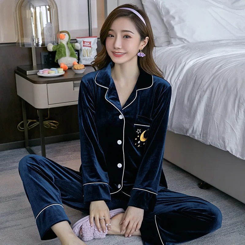 Ladies Long-sleeved Thin Section Korean Sweet Student Two-piece Suit Autumn And Winter Home Wear Gold Velvet Pajamas
Ladies Long-sleeved Thin Section Korean Sweet Student Two-piece Suit Autumn And Winter Home Wear Gold Velvet Pajamas