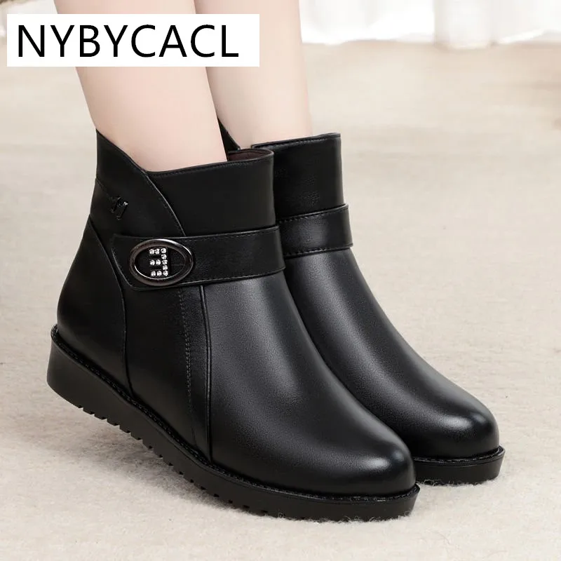 Winter Women Fashion Ankle Boots Female Thick Plush Warm Snow Boots Mother Waterproof Non-slip Booties Metal Decoration Zipper
Winter Women Fashion Ankle Boots Female Thick Plush Warm Snow Boots Mother Waterproof Non-slip Booties Metal Decoration Zipper