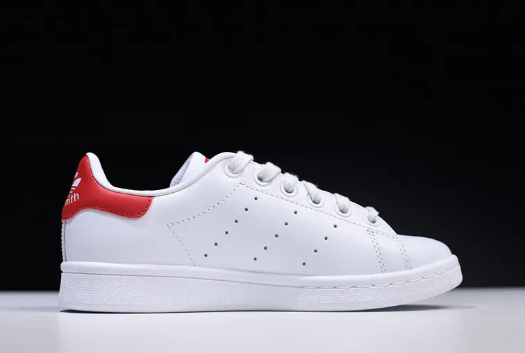 2021 Men Skateboarding Shoes New Fashion Unisex Top Quality Gazelle Smith Shoes Black White Red Sneakers Breathable Shoes WOMEN
2021 Men Skateboarding Shoes New Fashion Unisex Top Quality Gazelle Smith Shoes Black White Red Sneakers Breathable Shoes WOMEN